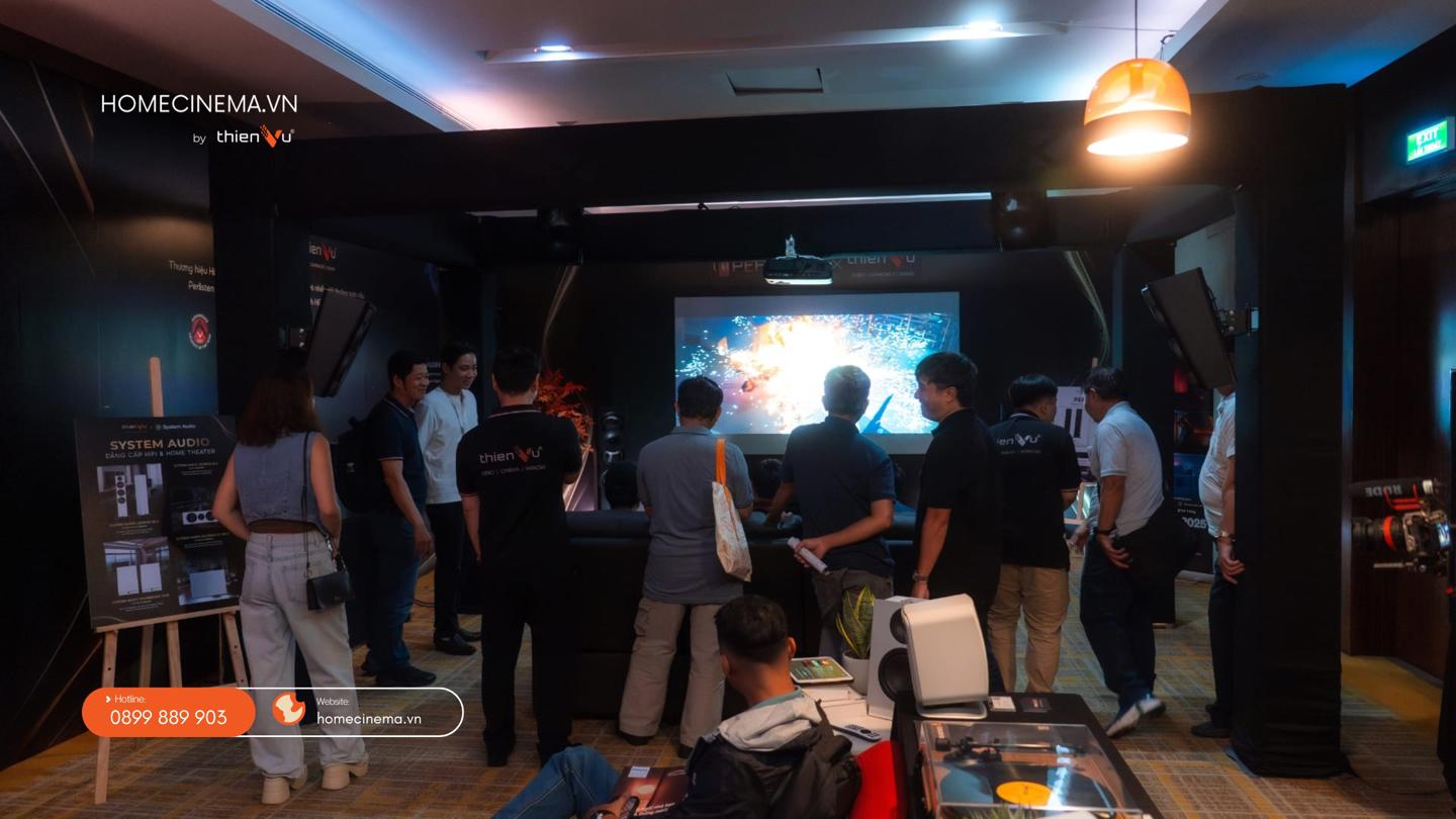 khach-hang-trai-nghiem-dan-am-thanh-perlisten-tai-phe-show-2025