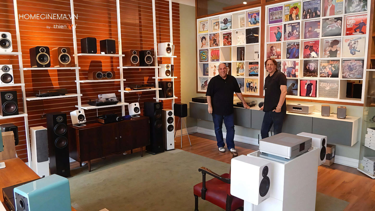 ky-thuat-vien-chuyen-nghiep-ho-tro-khi-chon-loa