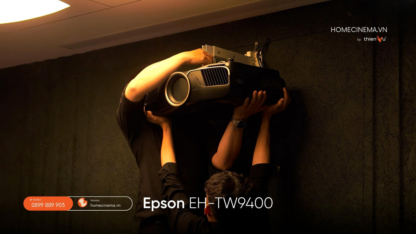 thay-may-chieu-treo-tuong-thanh-may-chieu-sieu-gan